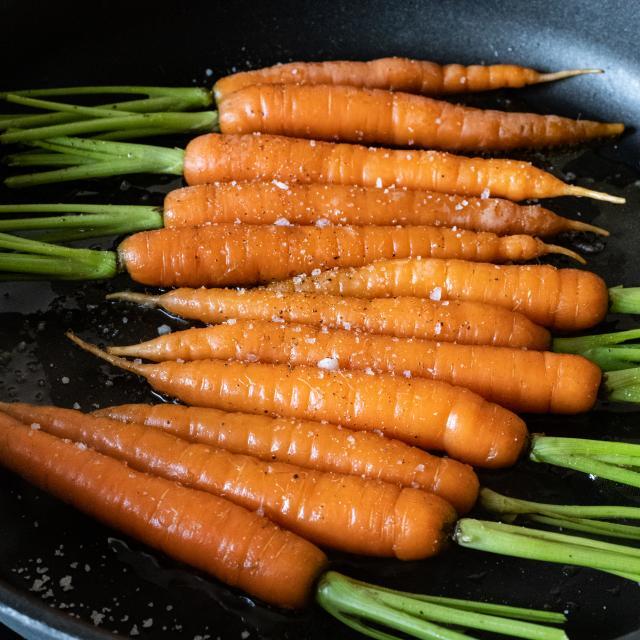 Thumbnail 2 - Mini Carrots