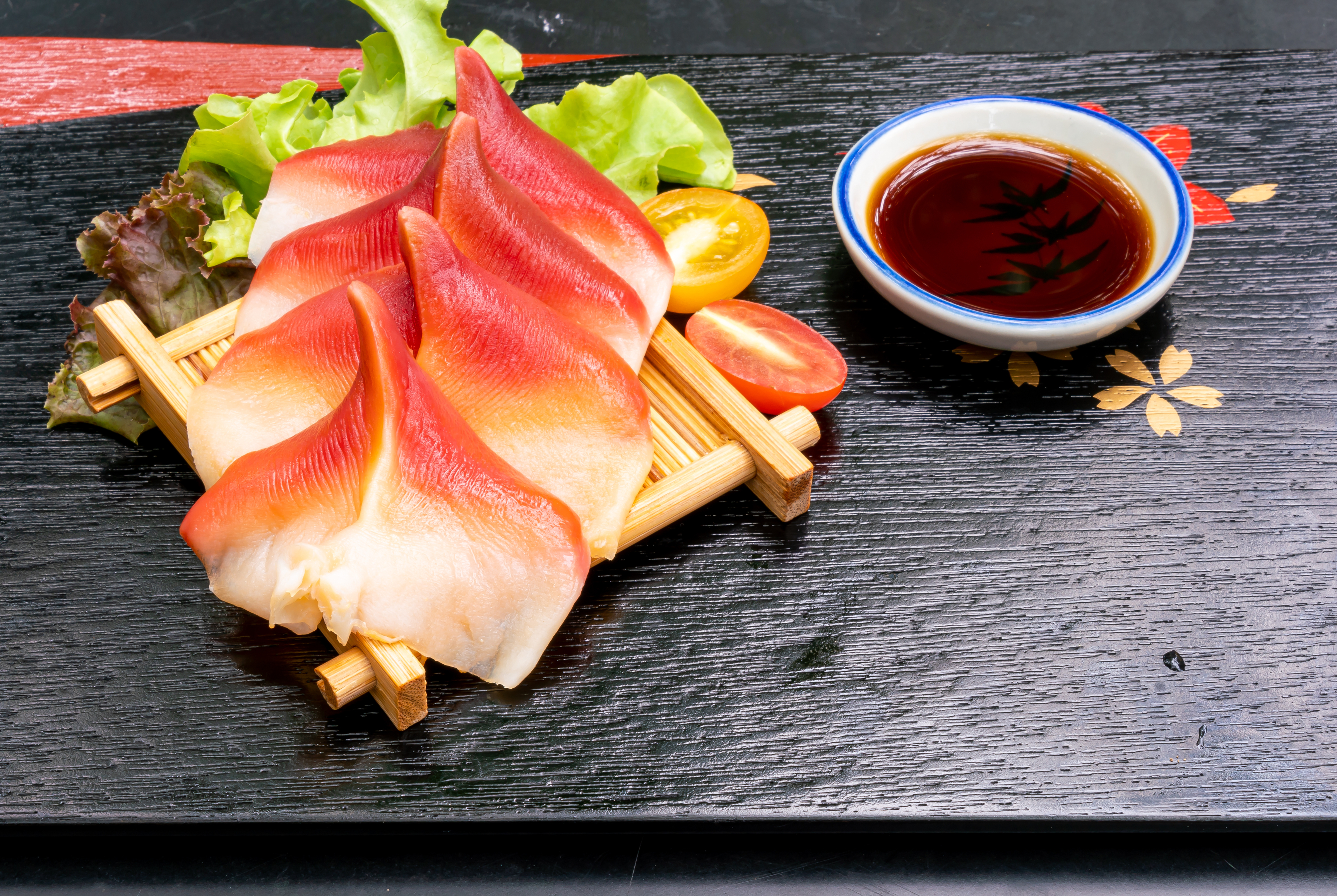 Thumbnail 2 - Nama Hokkigai Karatsuki (Japanese Sakhalin Surf Clam Sashimi Grade)