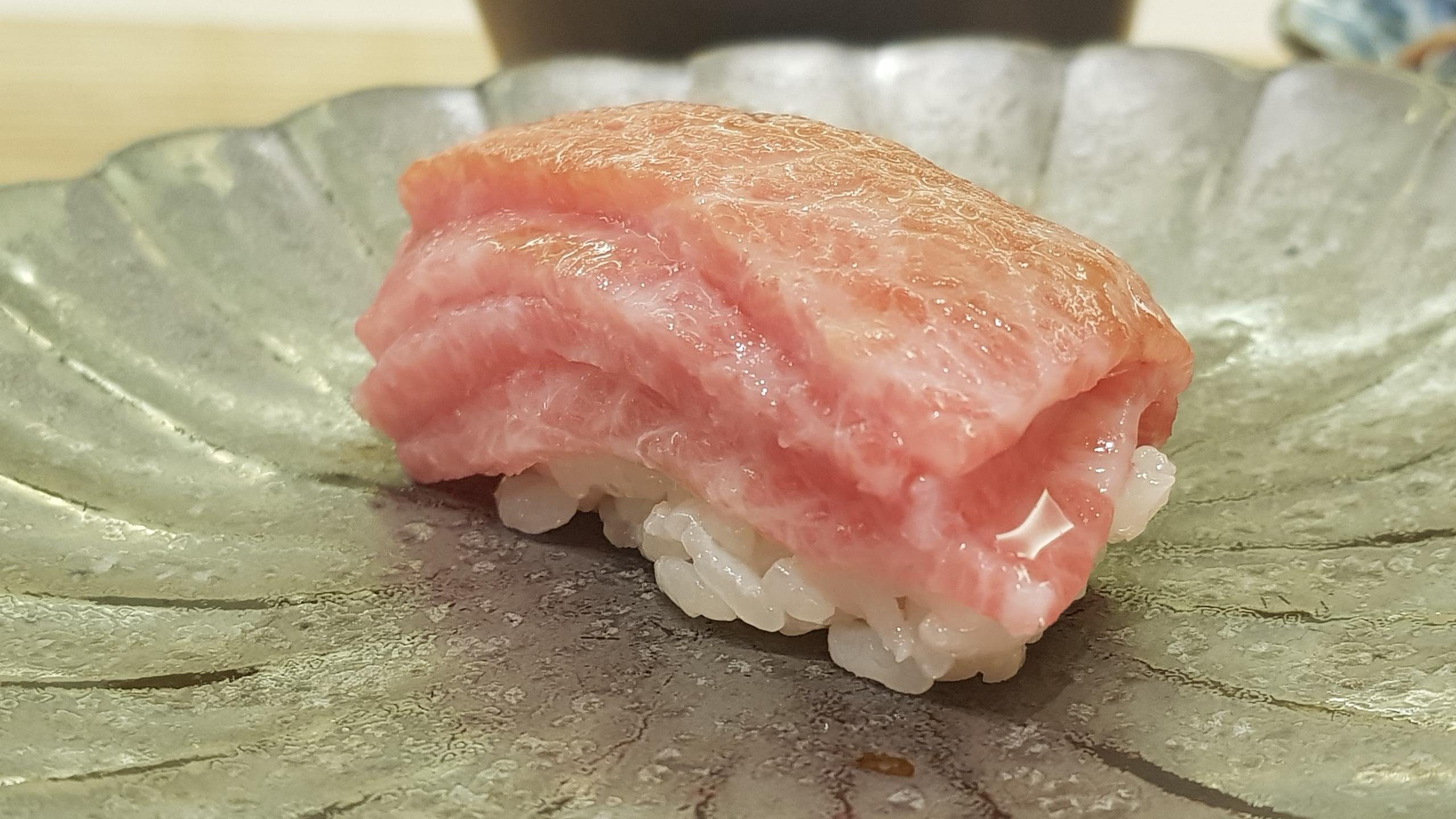 Thumbnail 2 - Hon-Maguro Kamatoro from Japan (Bluefin Tuna Collar)