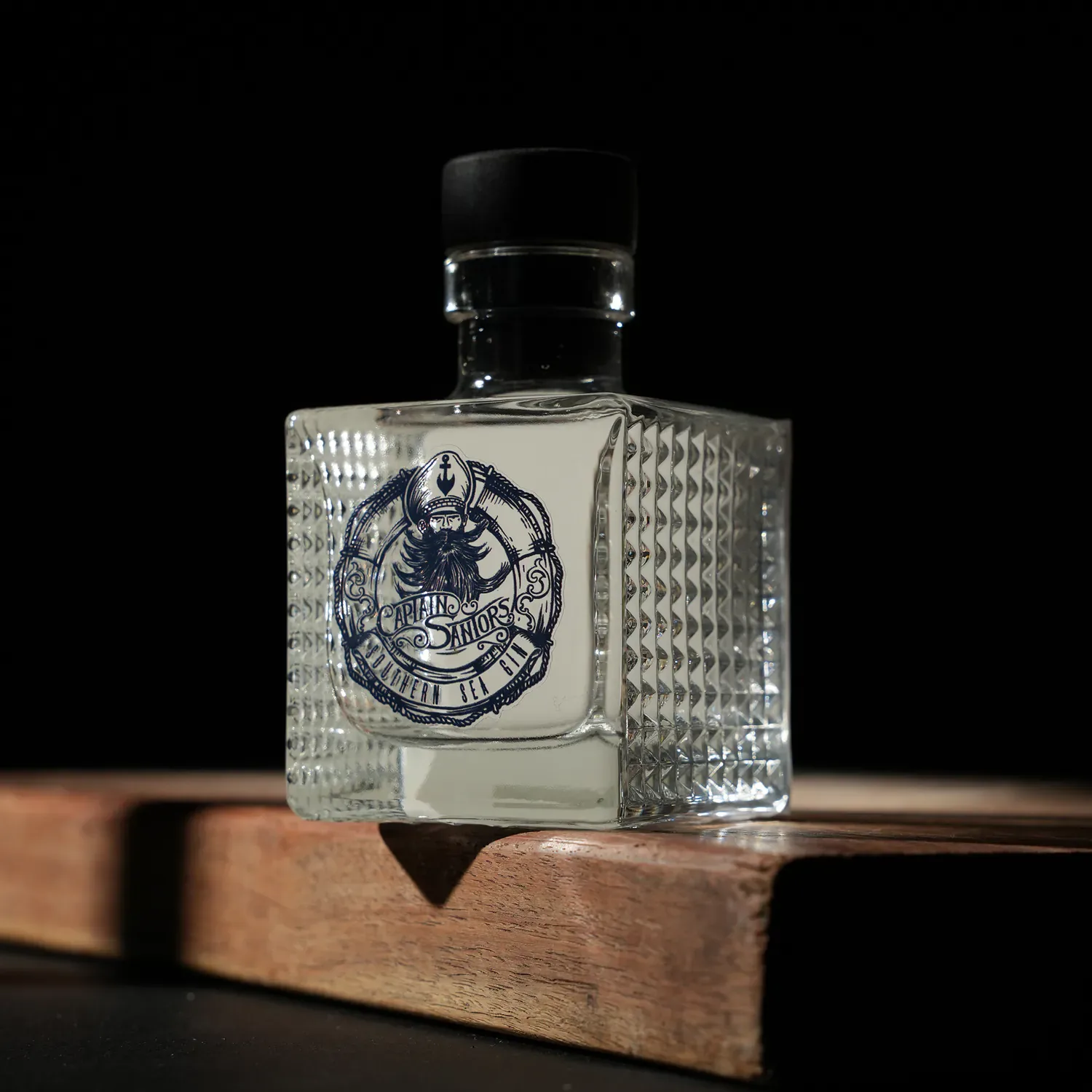 Thumbnail 4 - Captain Santor’s South Sea Craft Gin