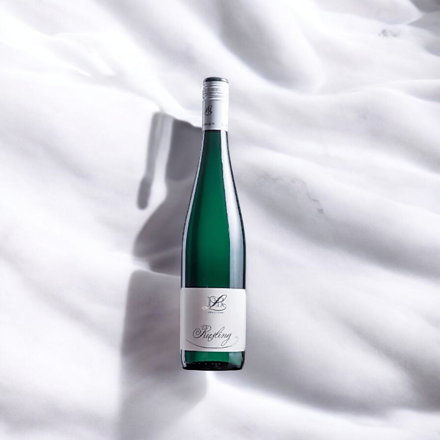 L Riesling 🦆The Bow Tie Duck Manila